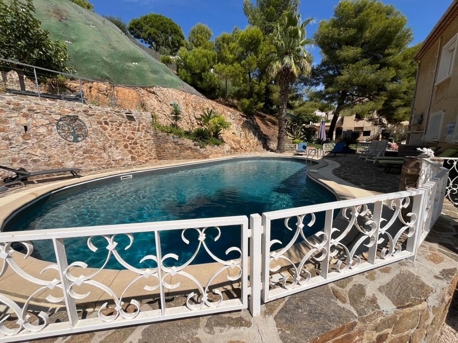 Meuble Tourisme 4*, Les Pieds Dans L'Eau, Villa Las Palmeras Ла-Лонд-ле-Мор Экстерьер фото